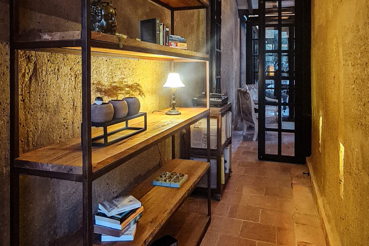 casa-1819-el-retiro-pasillo