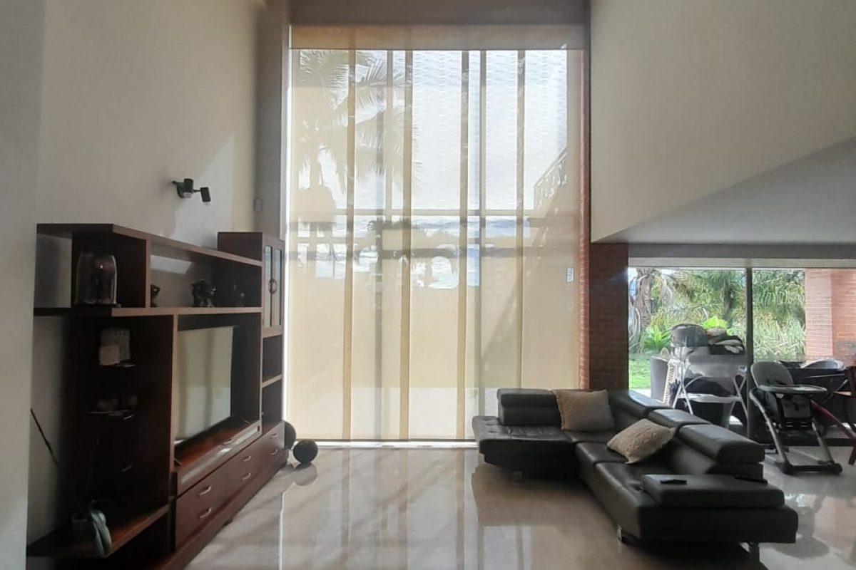 casa-los-manzanos-medellin-sala-2-antes